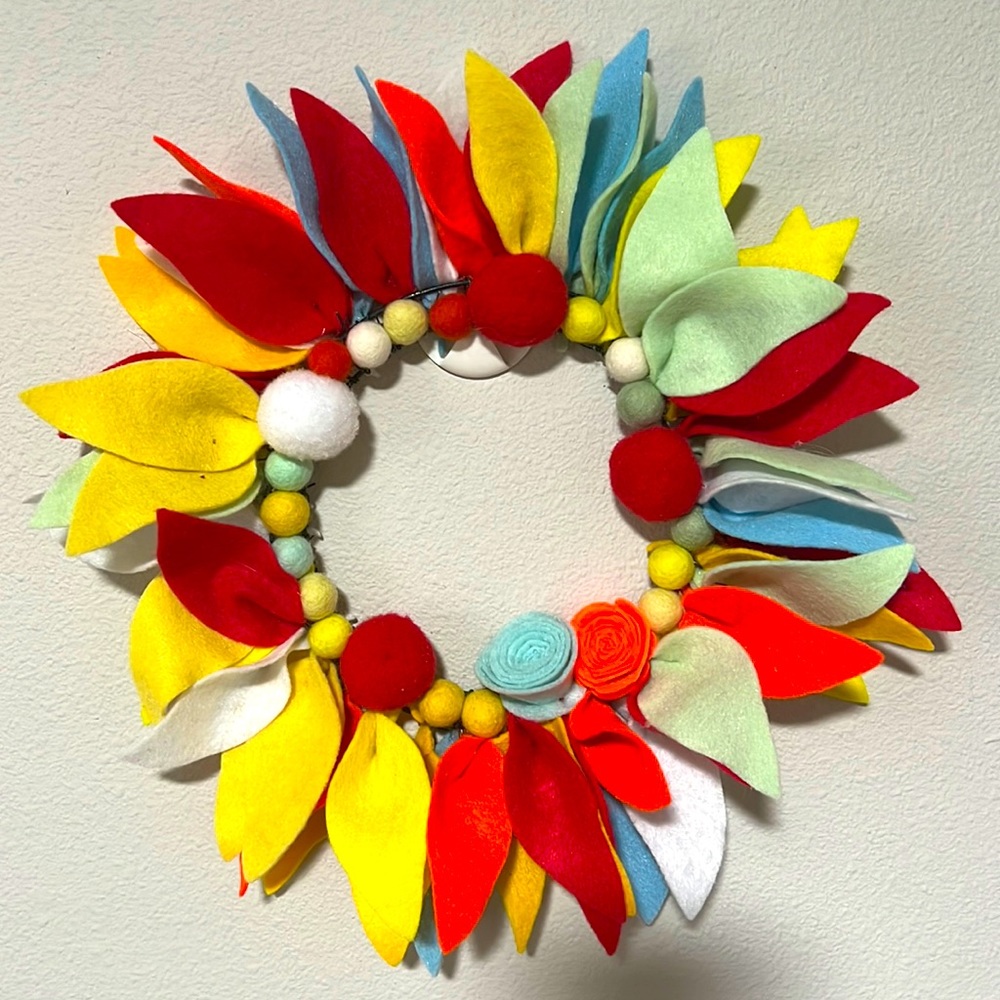 Felt wreath for nursery